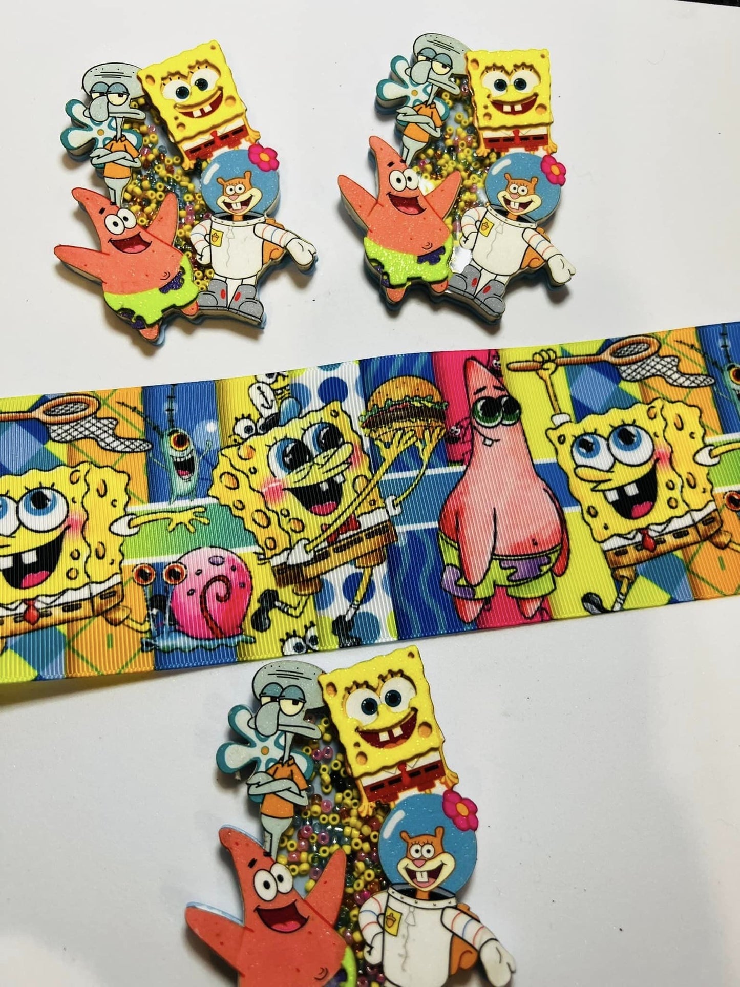 Sponge Bob Group Shaker Bow