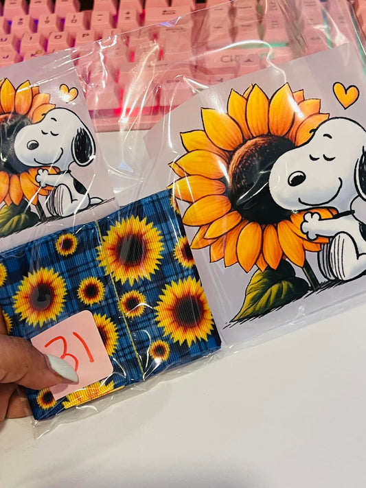 Snoopy hugging sunflower